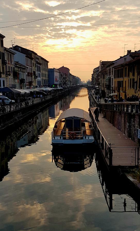 The Boheme Vintage Junior Suite ---- Cozy & Quiet & Comfortable With Private Bathroom & Fully Equipped Kitchenette & Cozy Balcony - Lift To 4Th Floor - Metro' Verde -Green Subway Porta Genova Milan Bagian luar foto